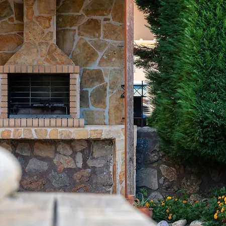 Vilă Julie Villa, Idyllic Location, By Thinkvilla Sellía