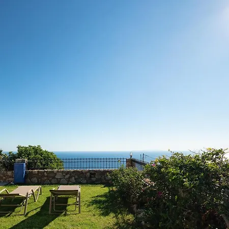 Vilă Julie Villa, Idyllic Location, By Thinkvilla Sellía